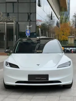 Gloss Pearl White Car Vinyl Wrap review trus 01
