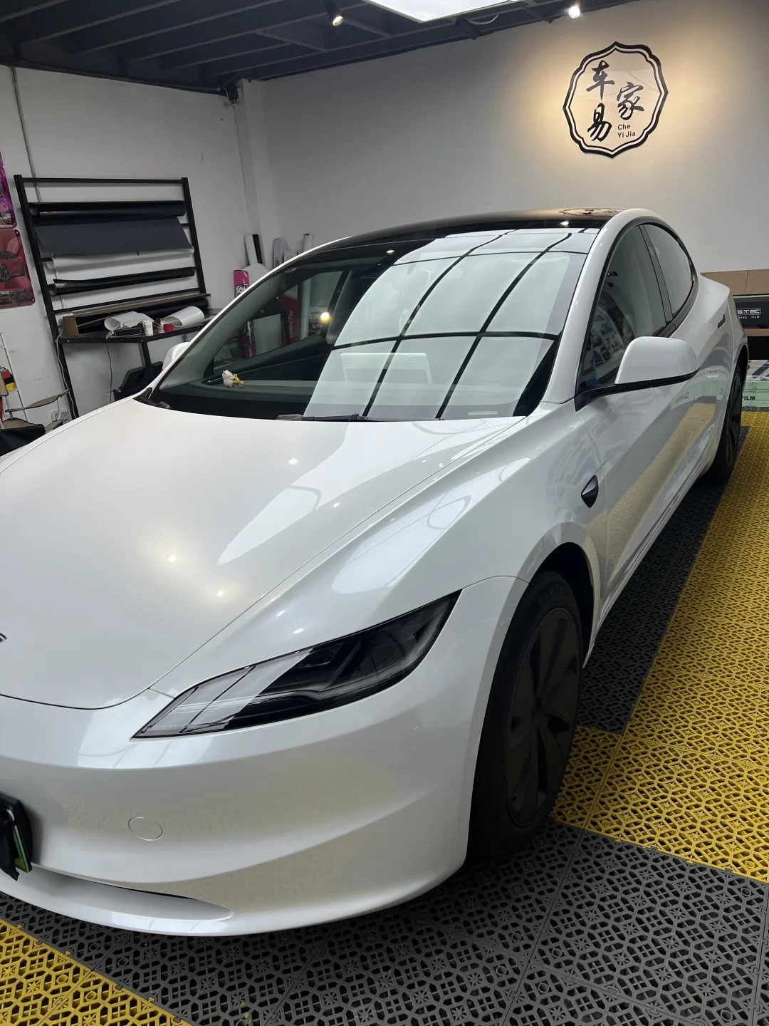 Gloss Pearl White Car Vinyl Wrap review errr