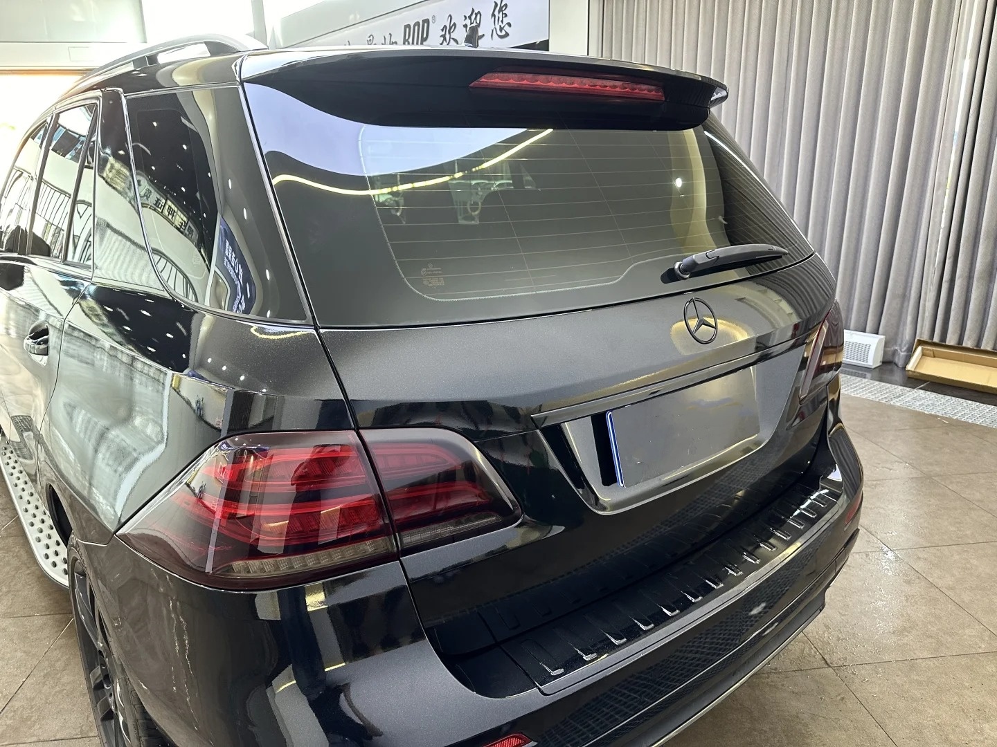 Gloss Metallic Black Car Vinyl Wrap review miao 02