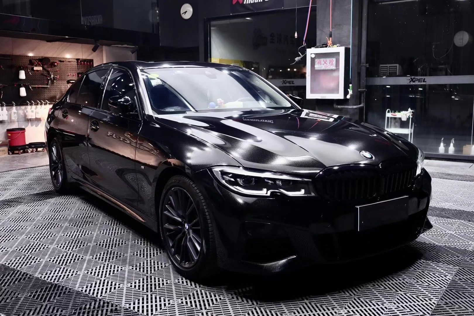 Gloss Metallic Black Car Vinyl Wrap review billy 01