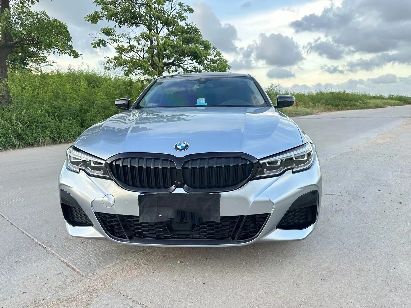 Gloss Iridum Silver Car Vinyl Wrap review looiu 02