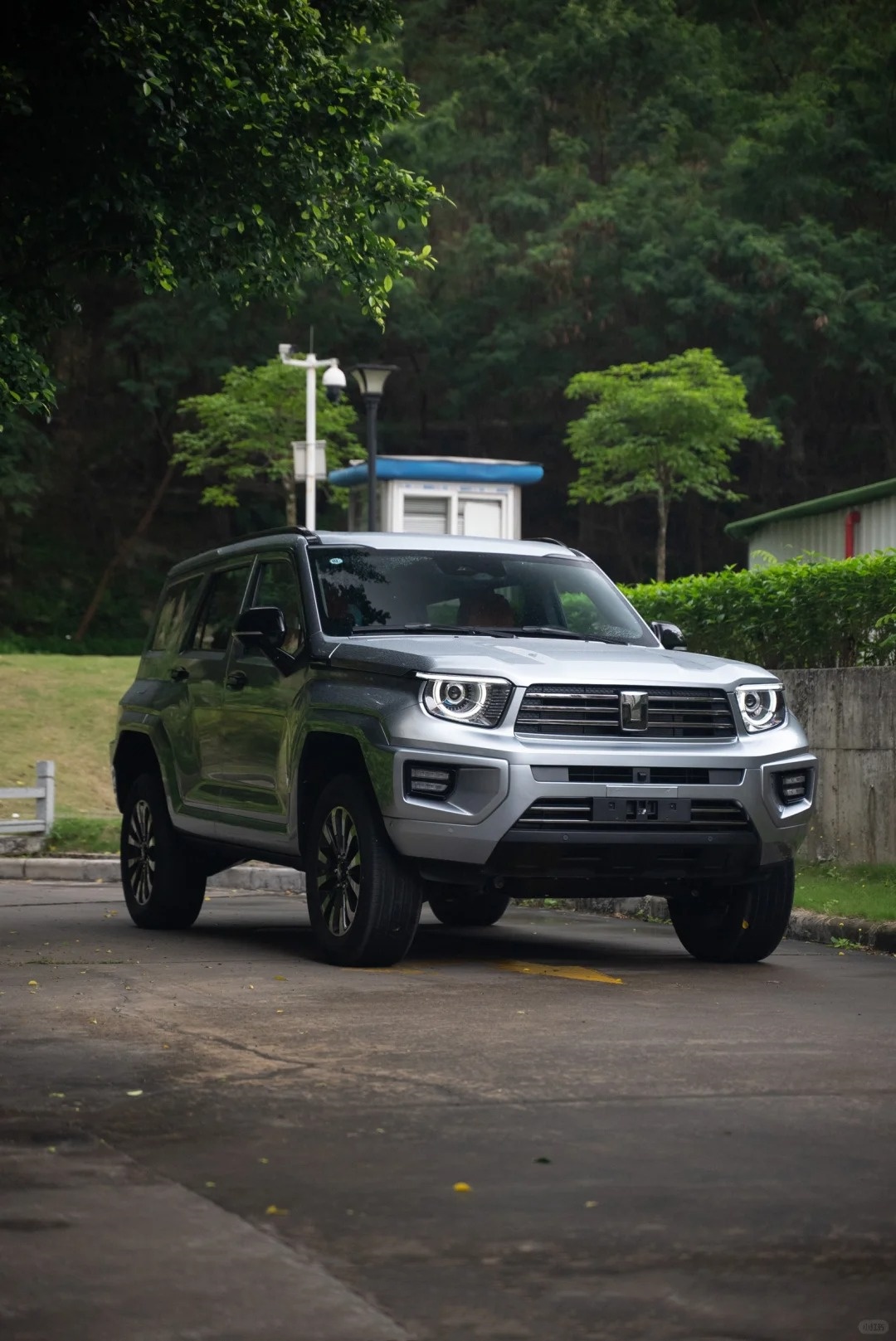 Gloss Iridum Silver Car Vinyl Wrap review tigep 02