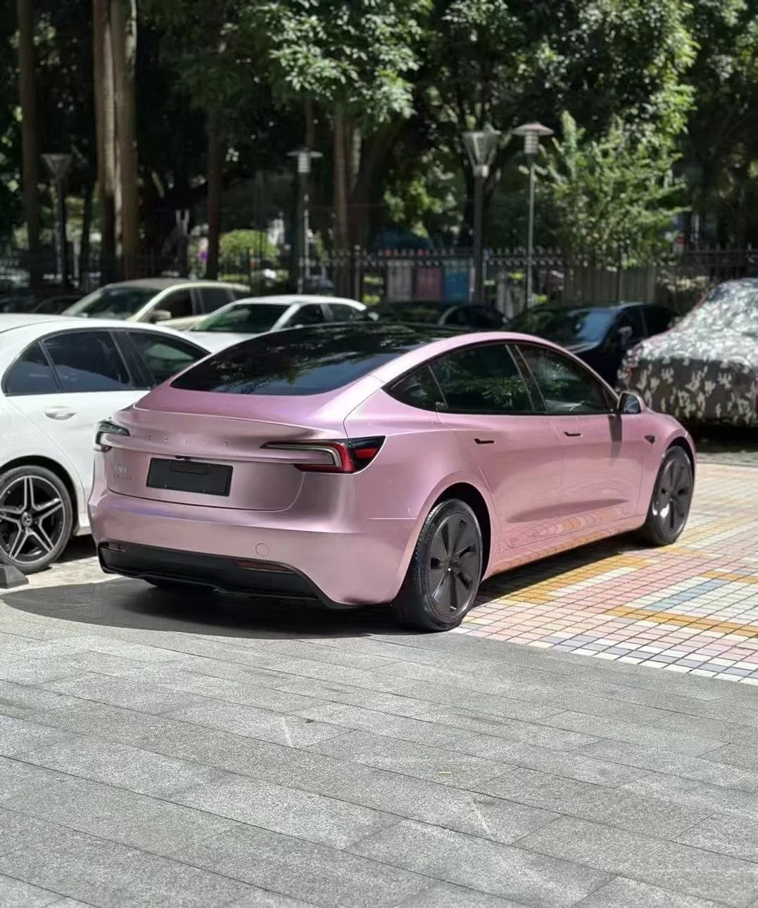 Porsche BMW Tesla  Benz Gloss PET Bentley Passion Pink Car Vinyl Wrap review 1