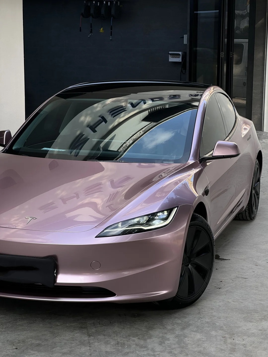 Porsche BMW Tesla  Benz Gloss PET Bentley Passion Pink Car Vinyl Wrap review 1