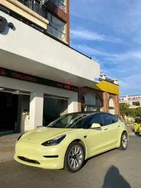 Gloss Chanel Yellow Car Vinyl Wrap review 1