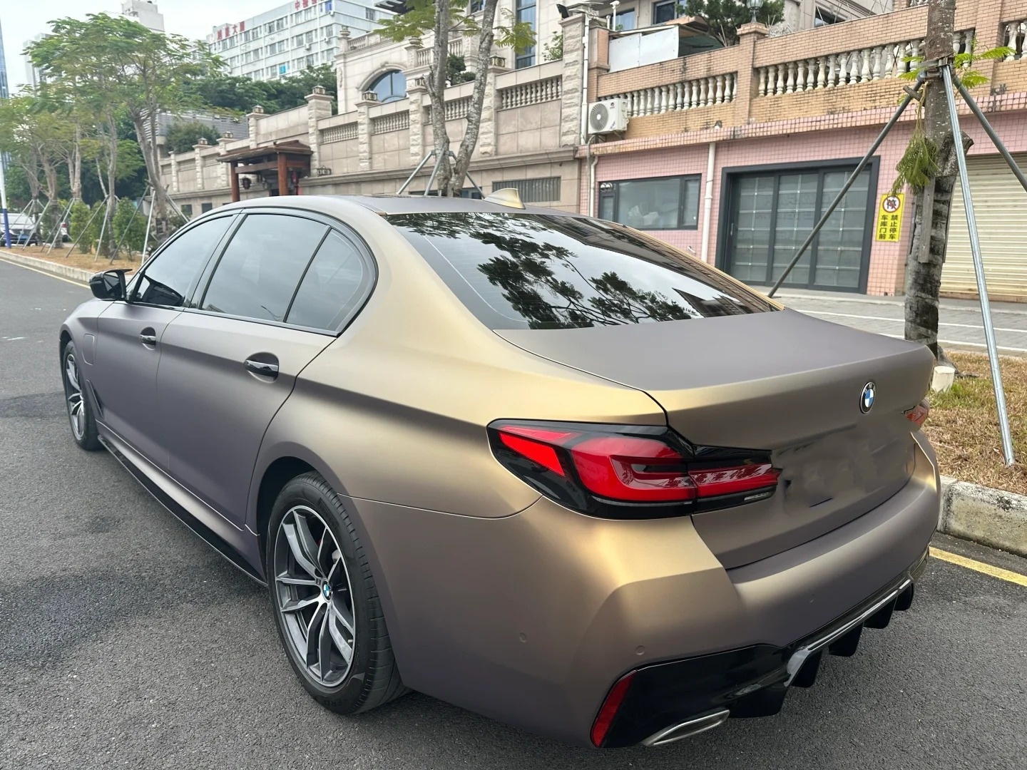 Ultra-Matte Midnight Gold Car Vinyl Wrap review dfnckd 02