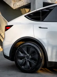 Benz Lexus Glossy PET Sparkle White Car Vinyl Wrap review 1