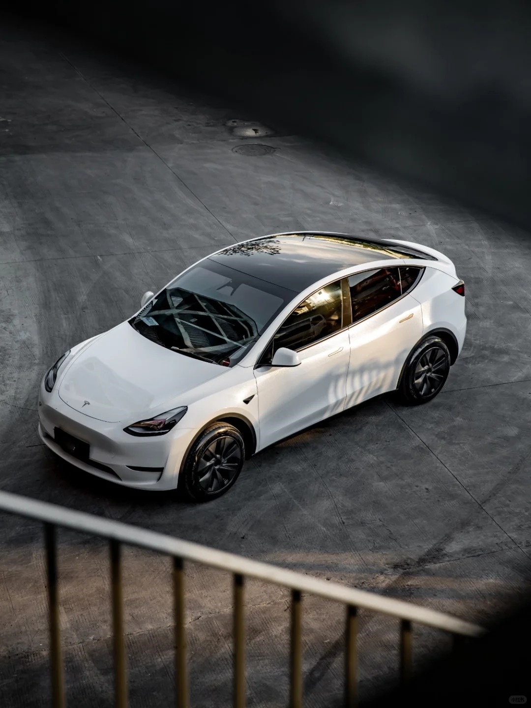 Benz Lexus Glossy PET Sparkle White Car Vinyl Wrap review fhklj 03