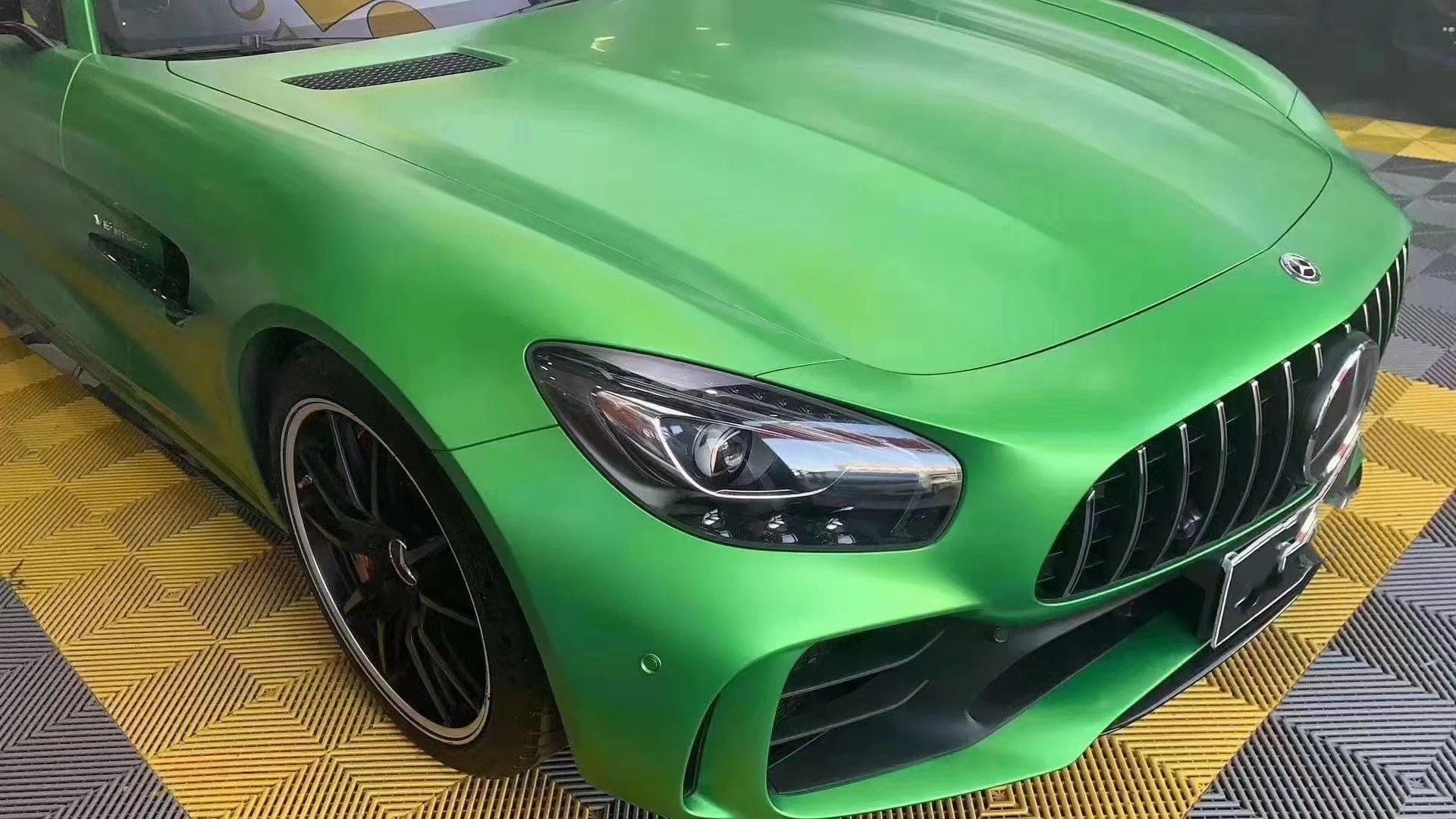 Porsche Glossy Metal Flame Green Car Vinyl Wrap review fghd 02