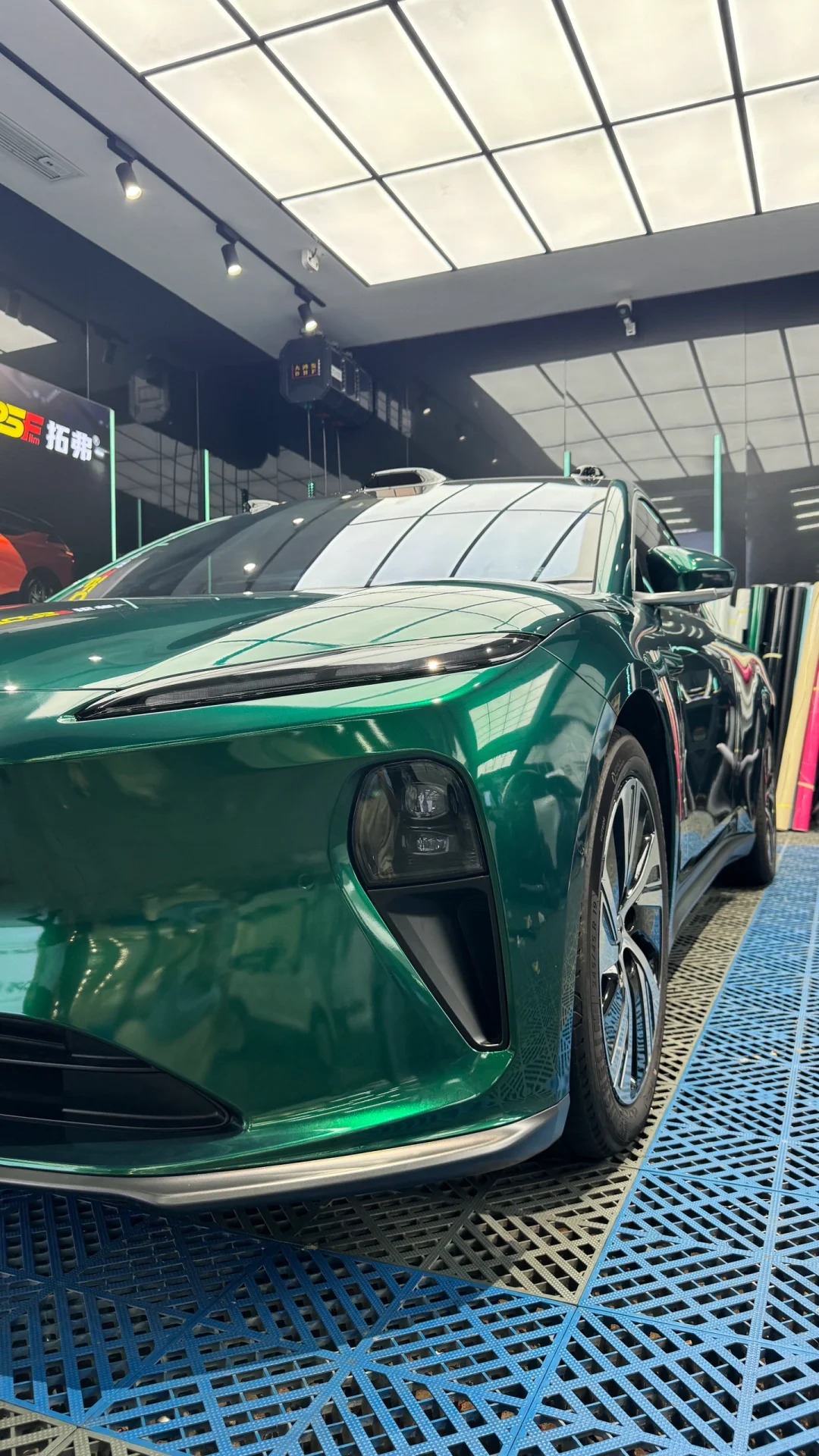 PET Tesla Gloss Agate Green Car Vinyl Wrap review dfg 01