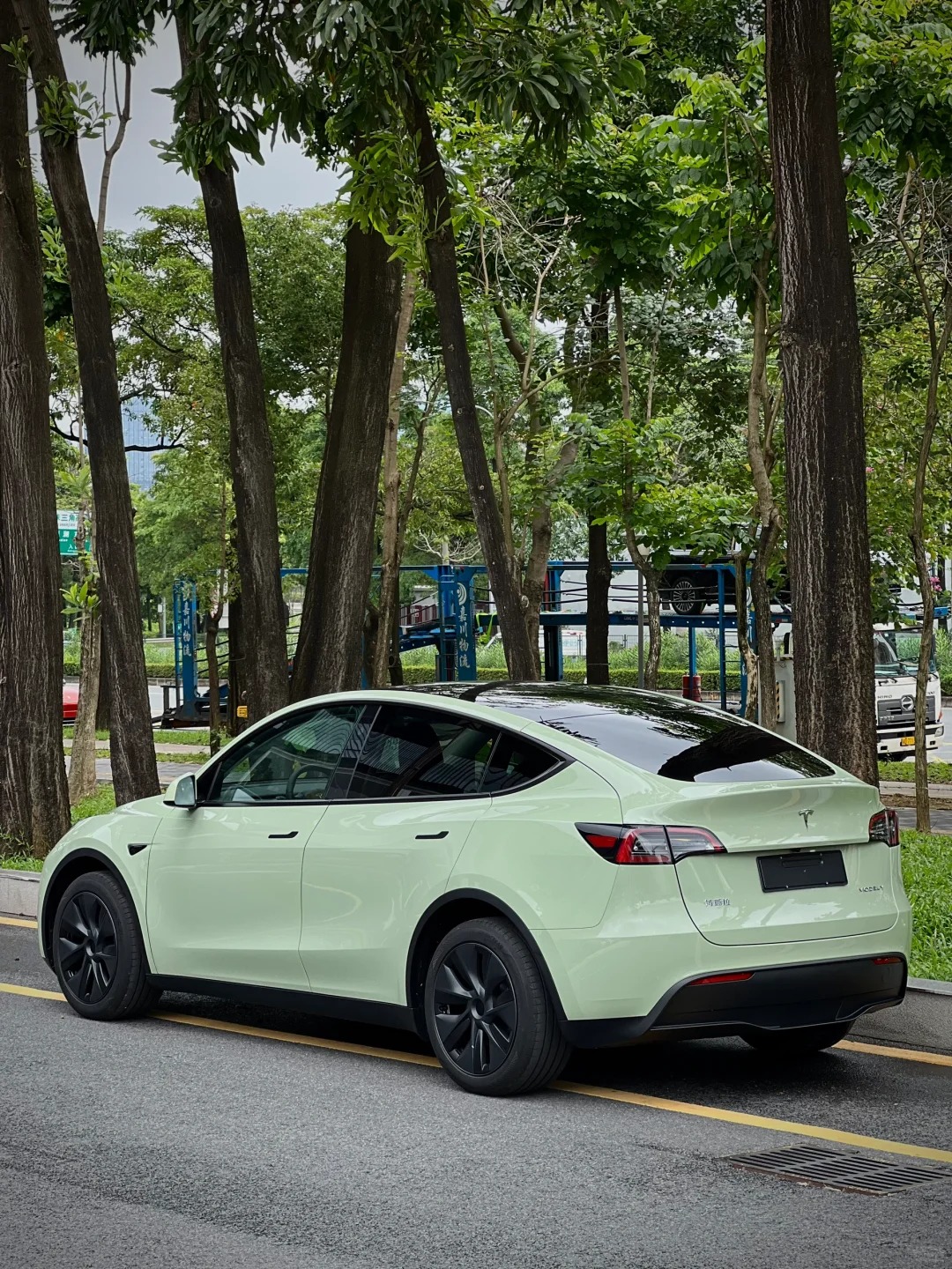 Super Gloss Deep Khaki Green Car Vinyl Wrap review dsg 03