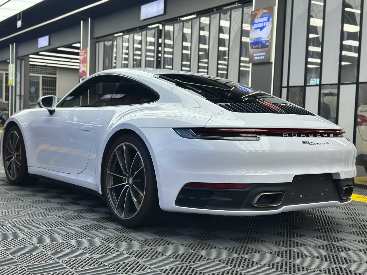 Super Gloss Crystal White Car Vinyl Wrap review fggrg 02