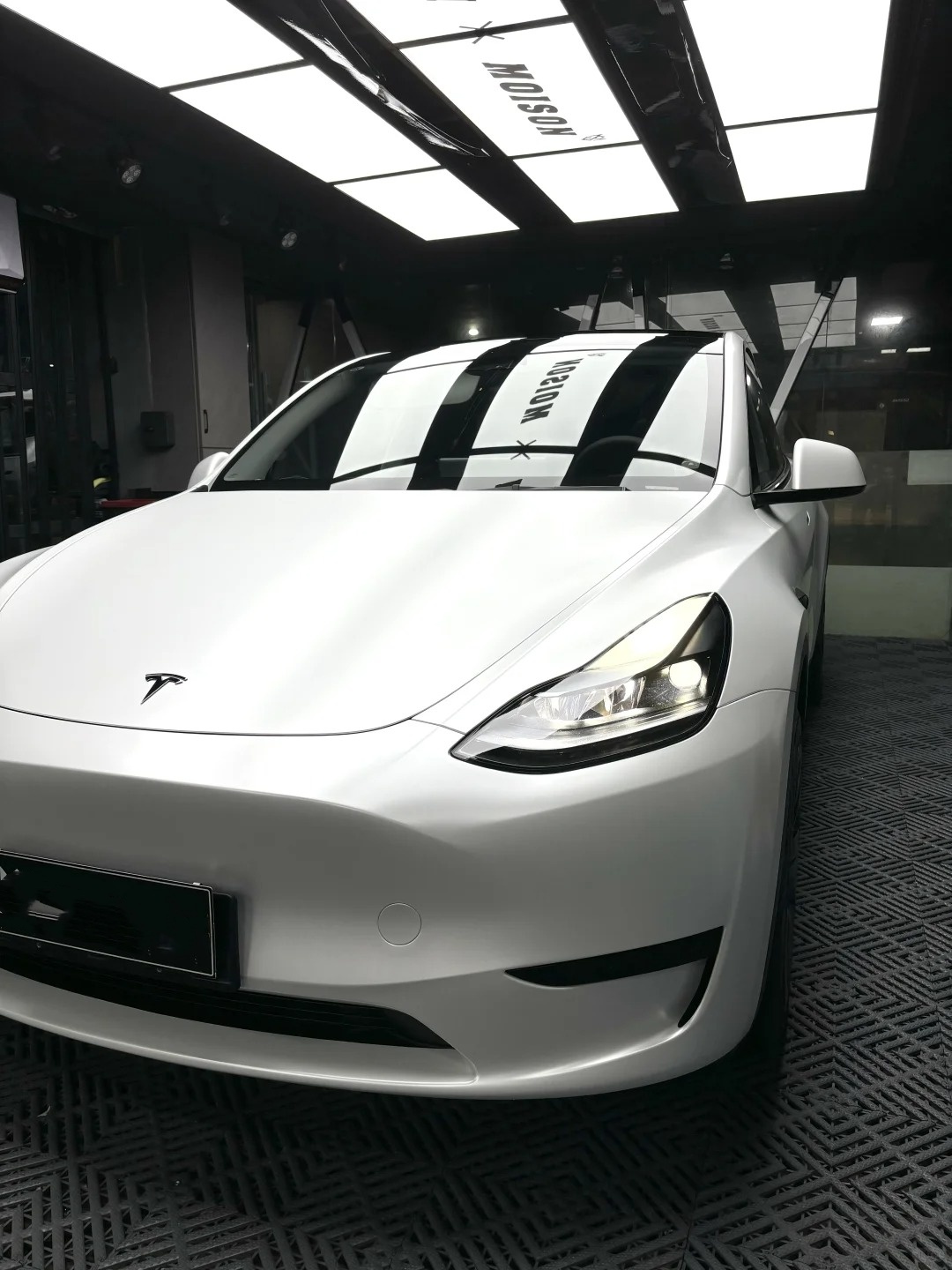 Ceramics White Car Vinyl Wrap review 1