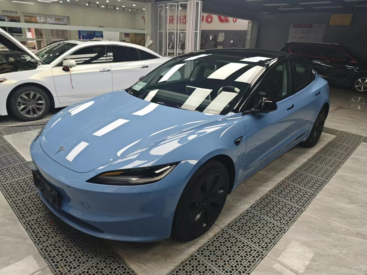 Super Gloss China Blue Car Vinyl Wrap review iigfjr 01