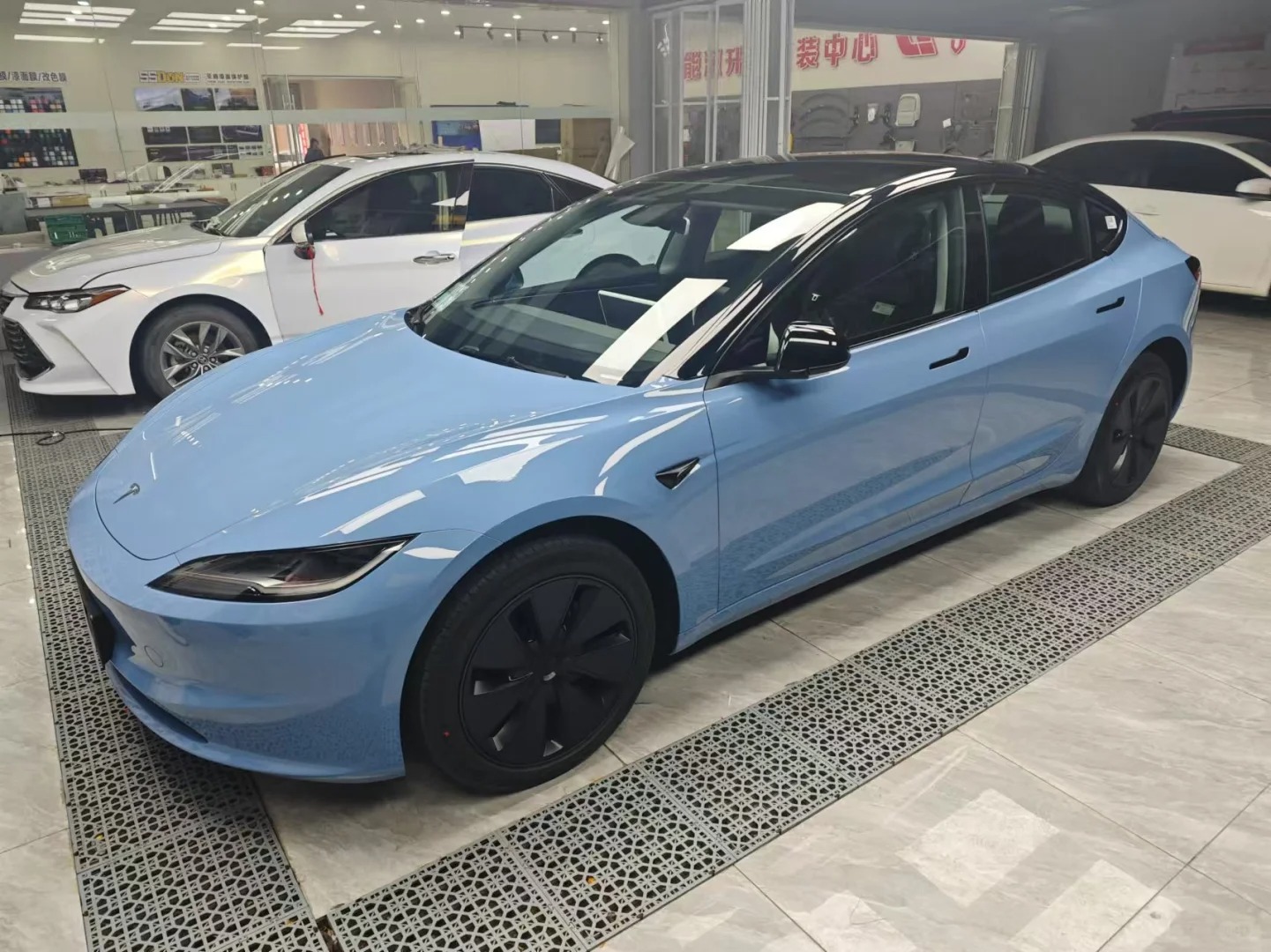 Super Gloss China Blue Car Vinyl Wrap review iigfjr 03