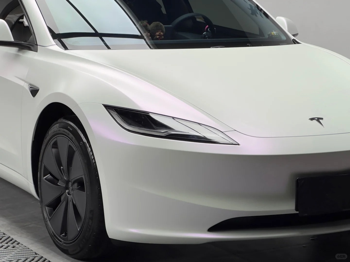 Matte White Purple Car Vinyl Wrap review diuhd 02