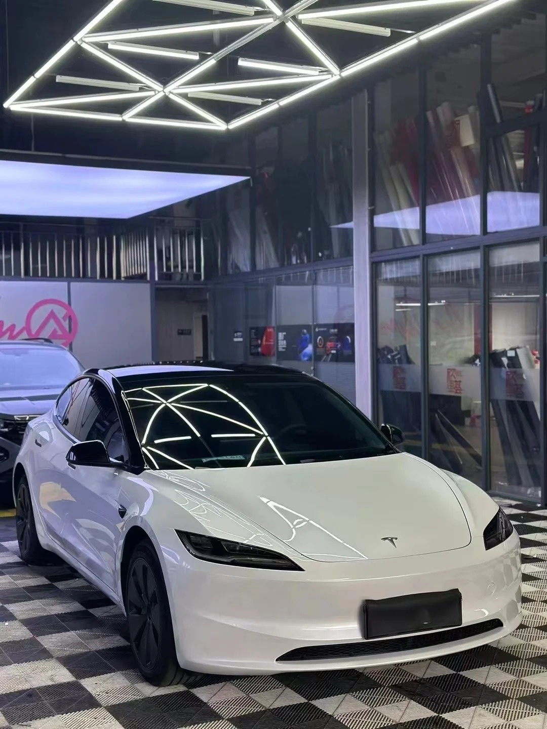 Gloss Crescent White Car Vinyl Wrap review wreghe 01