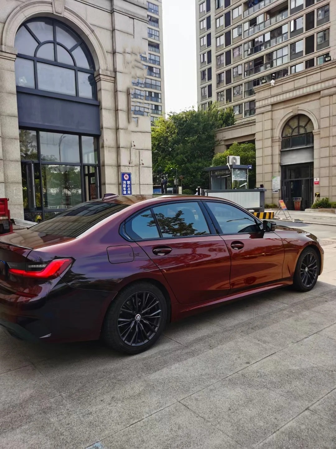 Tesla Glossy PET Diamonds Black Red Car Vinyl Wrap review fdhrtj 02