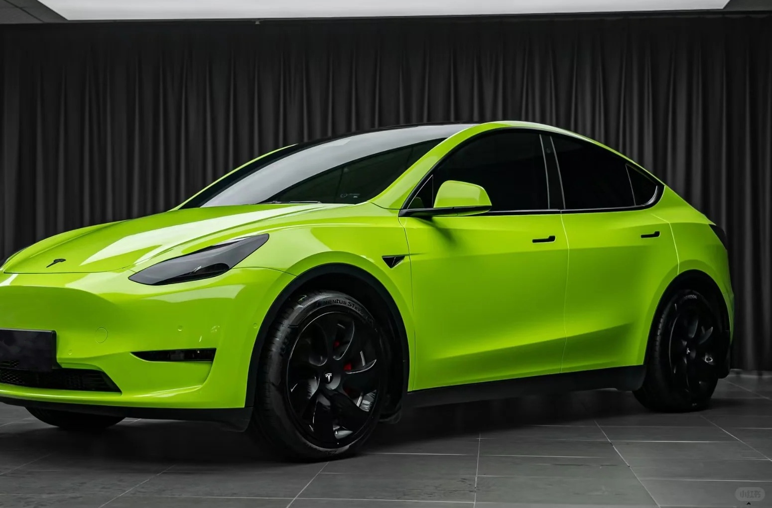 Super Gloss Apple Green Car Vinyl Wrap review sfhskj 03