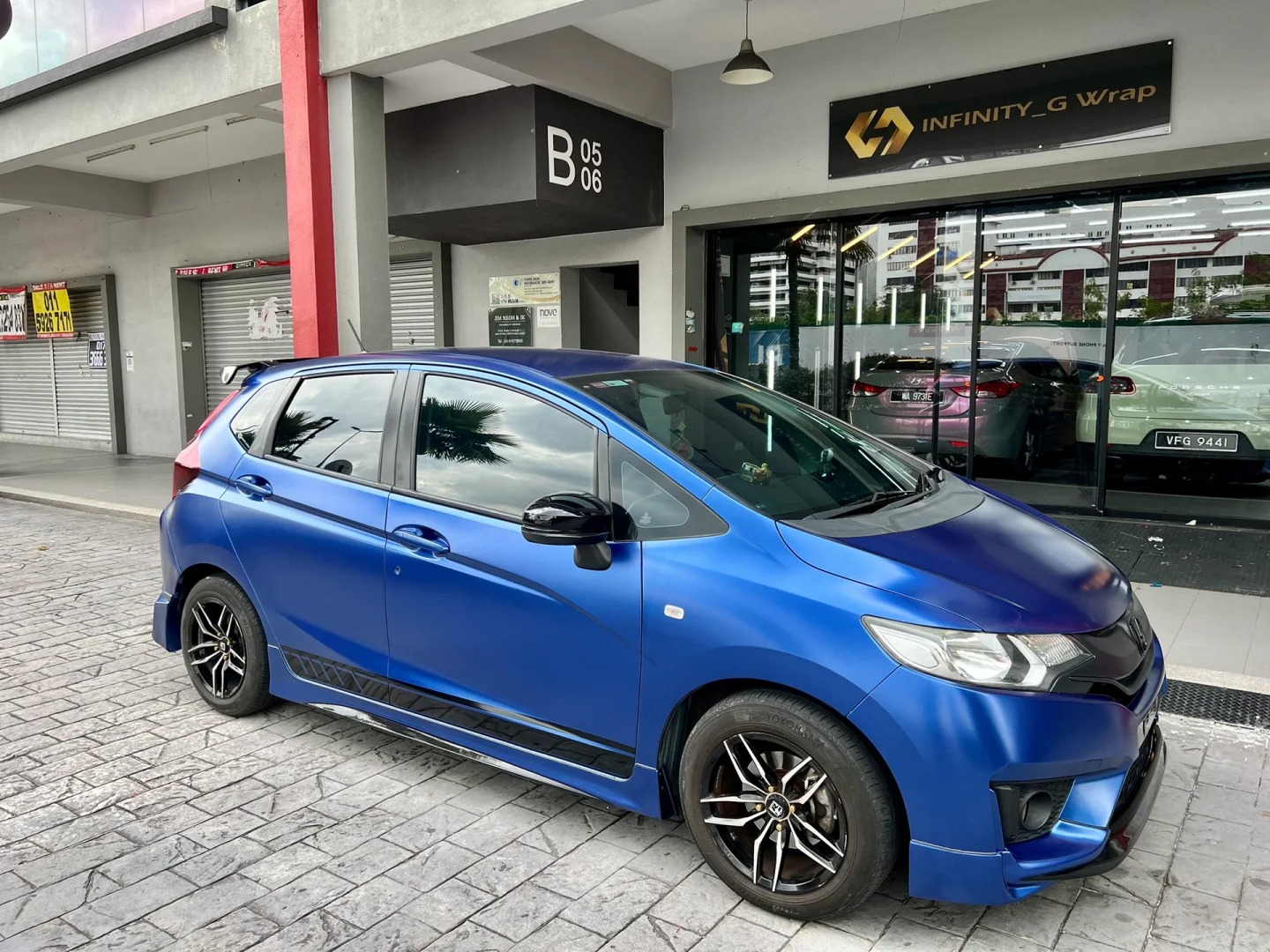 Matte Metallic Blue Car Vinyl Wrap review fdget 01