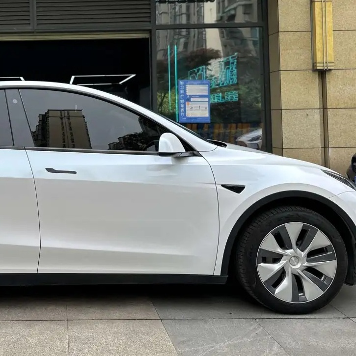 Glossy White to Blue Car Vinyl Wrap review asrg 02