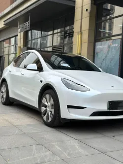 Glossy White to Blue Car Vinyl Wrap review asrg 01