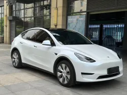 Glossy White to Blue Car Vinyl Wrap review asrg 03