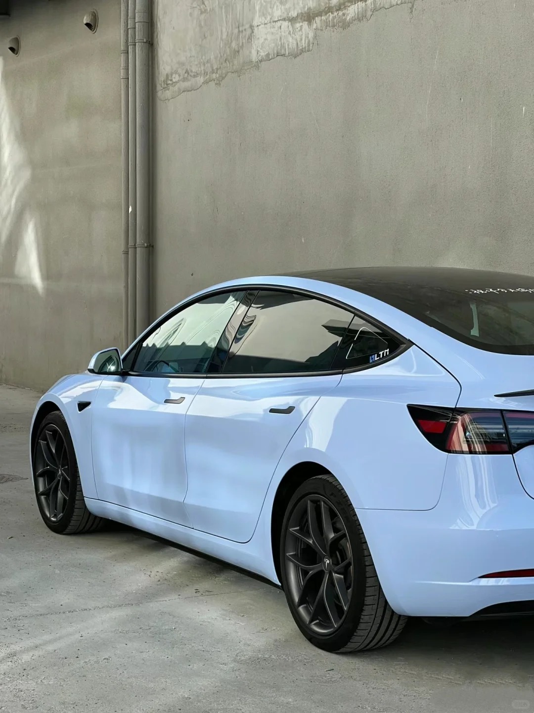 Glossy Crystal Baby Blue Car Vinyl Wrap review 0