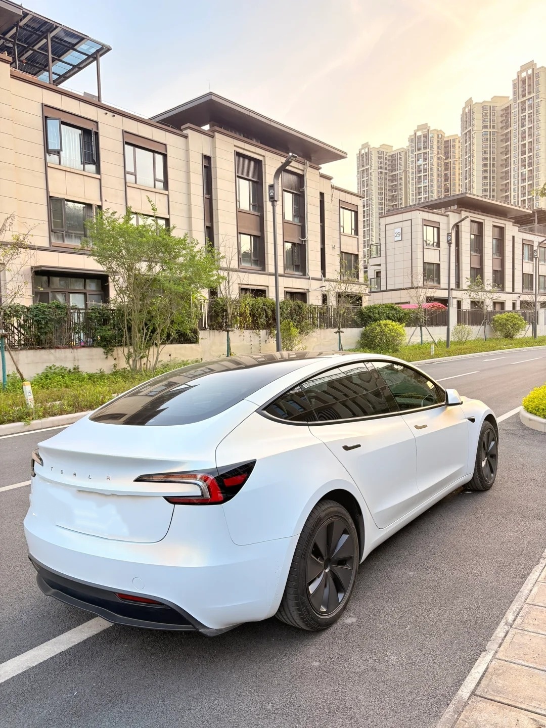 Ceramics White Car Vinyl Wrap review dsgre 01