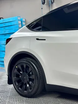 Ceramics White Car Vinyl Wrap review chg 02