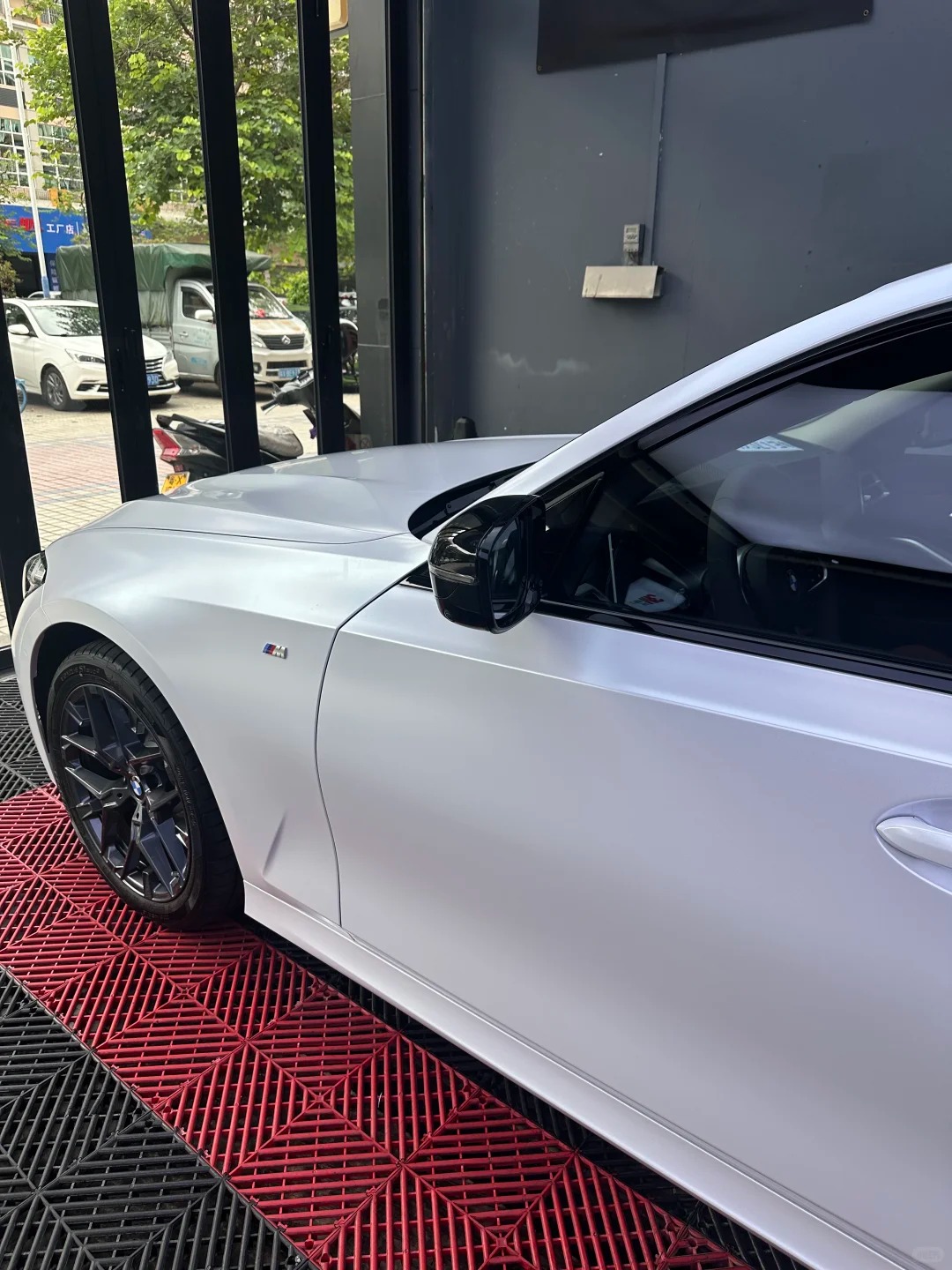 Pure Metal White Car Vinyl Wrap review 1