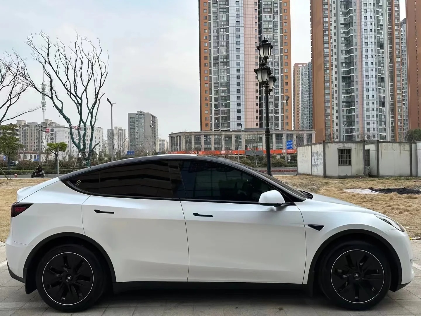 Pure Metal White Car Vinyl Wrap review 2