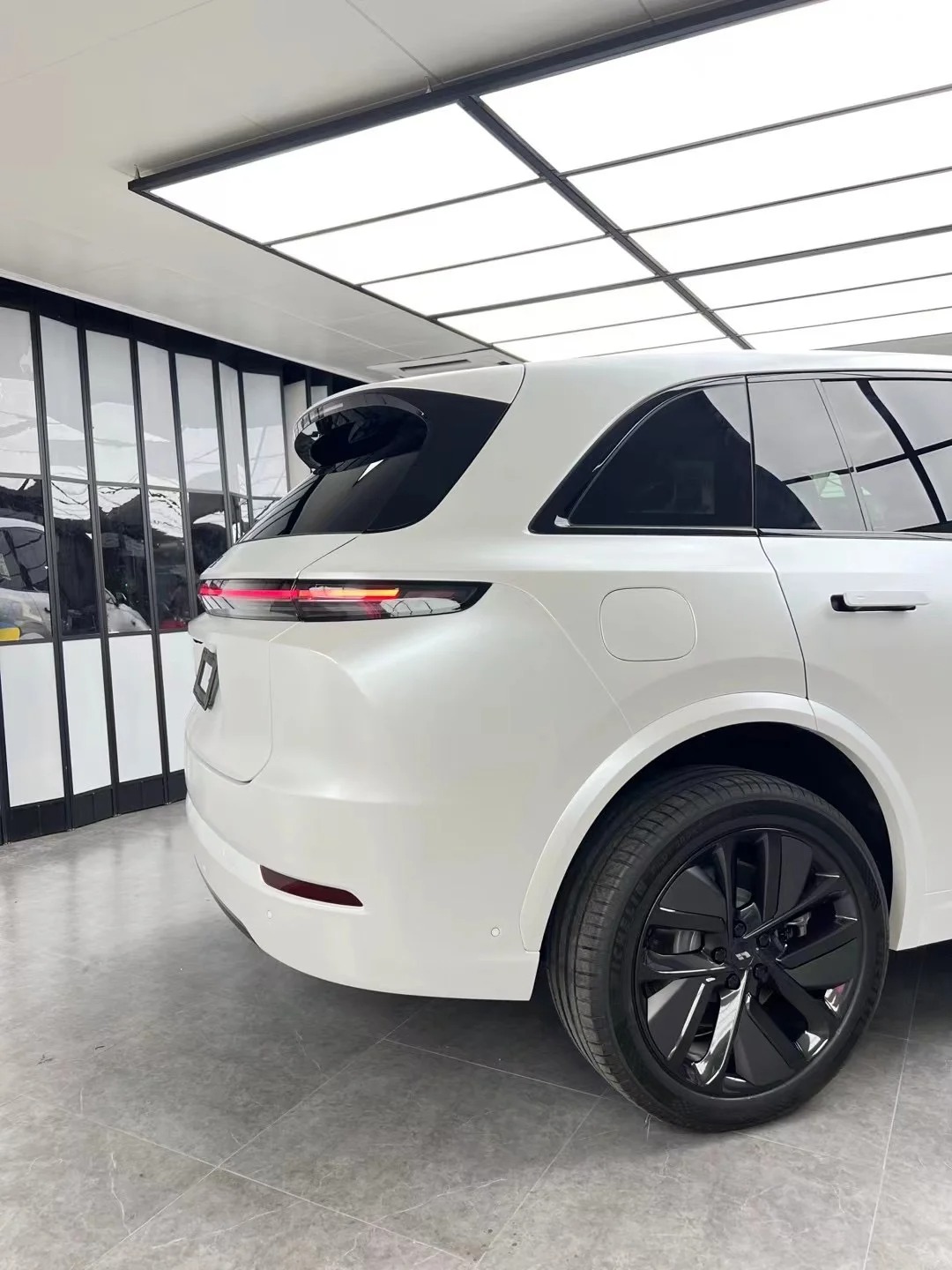 Pure Metal White Car Vinyl Wrap review 2