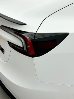 Satin Pearl White Car Vinyl Wrap review rehte 02