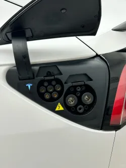 Satin Pearl White Car Vinyl Wrap review rehte 03