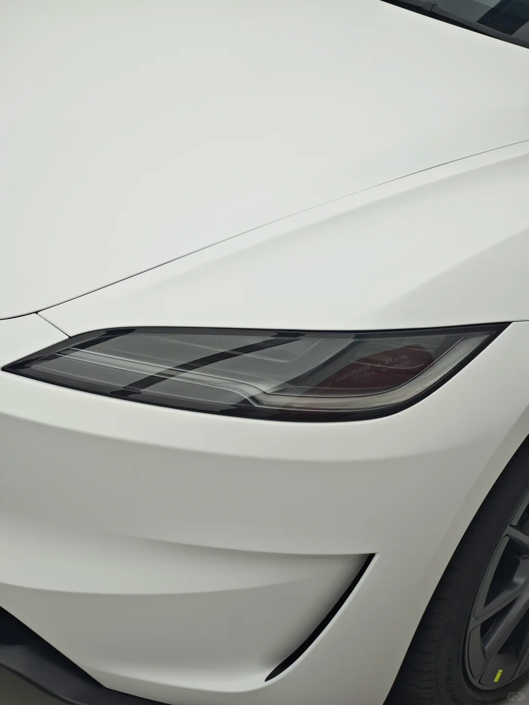 Satin Pearl White Car Vinyl Wrap review egwet 02