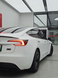 Satin Pearl White Car Vinyl Wrap review 2