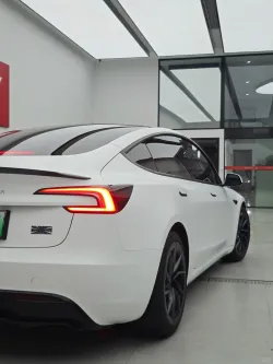 Satin Pearl White Car Vinyl Wrap review dsge 03