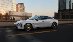 Satin Pearl White Car Vinyl Wrap review cghyf 02
