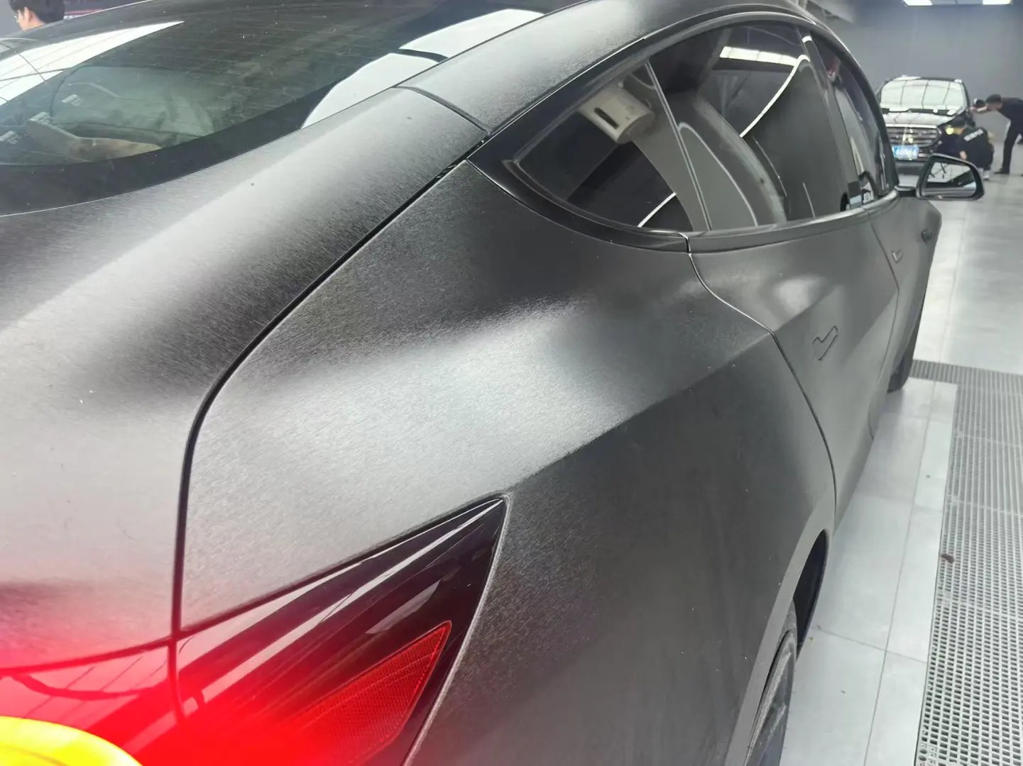 Matte Metallic Brushed Black Car Vinyl Wrap review gyuf 03