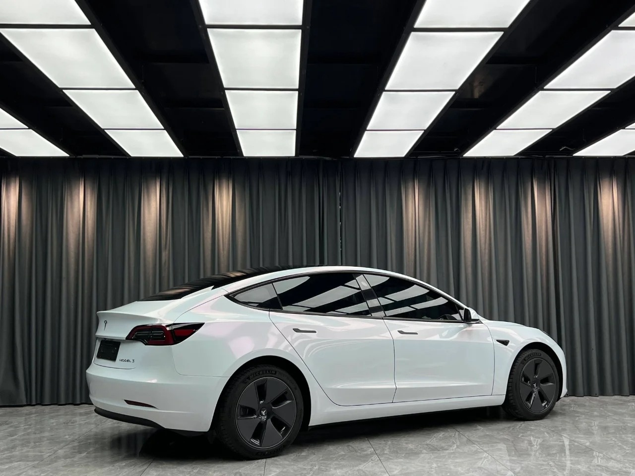 BMW Gloss PET Diamond Pink White Car Vinyl Wrap review dfef 02