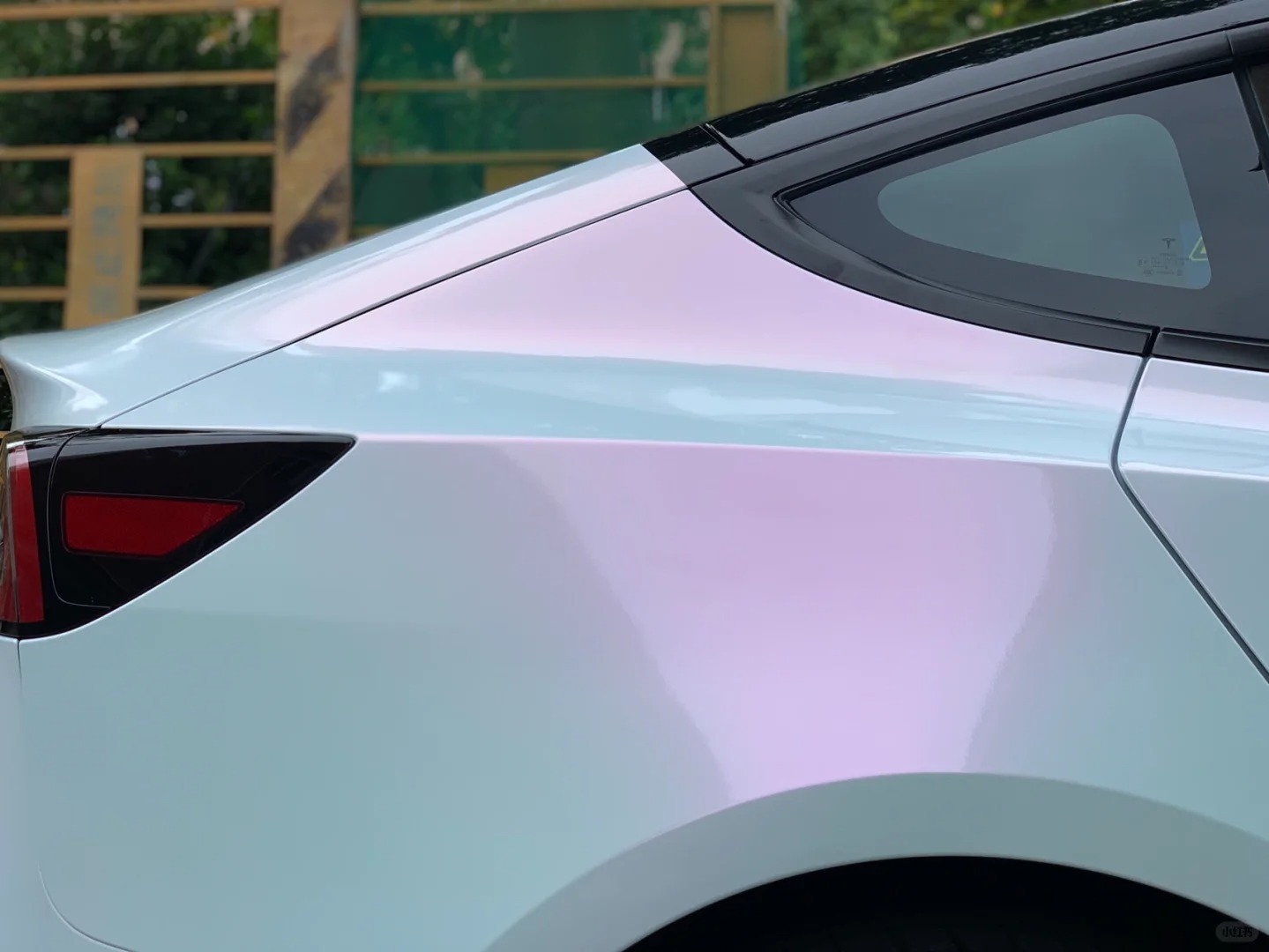 BMW Gloss PET Diamond Pink White Car Vinyl Wrap review rwgr 02