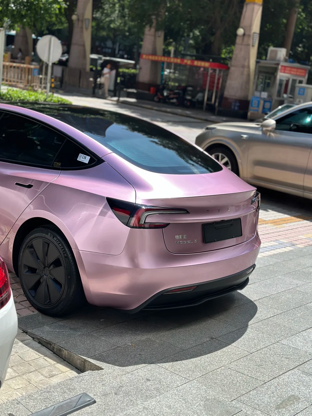 Porsche BMW Tesla  Benz Gloss PET Bentley Passion Pink Car Vinyl Wrap review 2