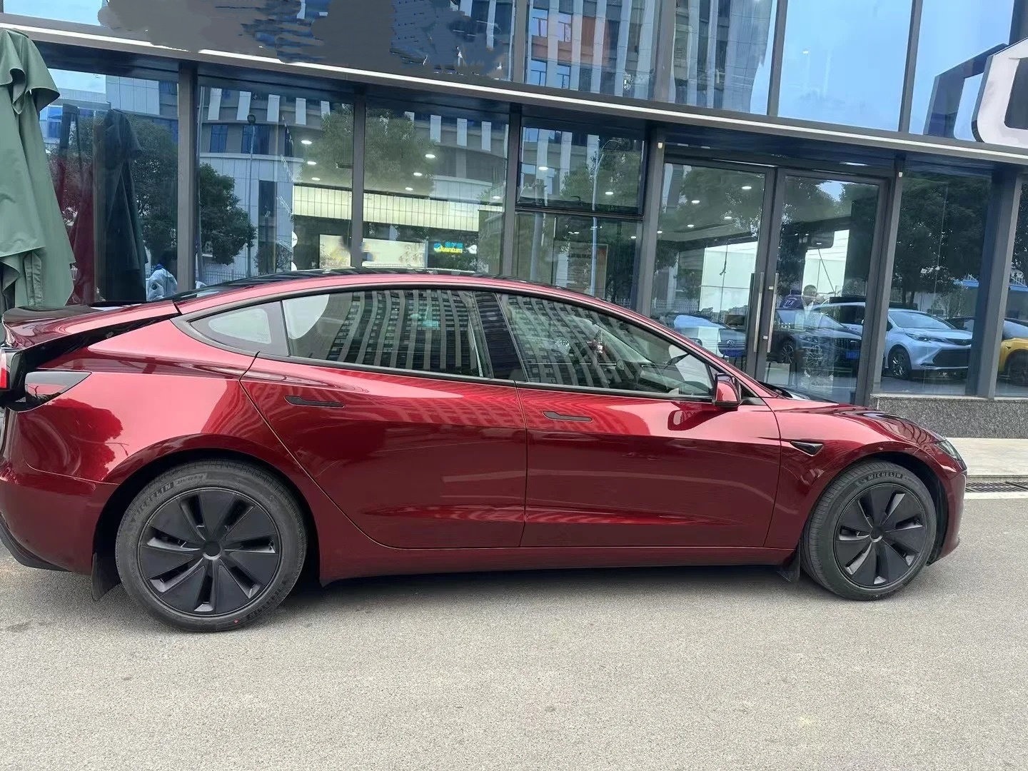 PET Liquid Metallic Dragon Blood Red Car Vinyl Wrap review dsgtr 02