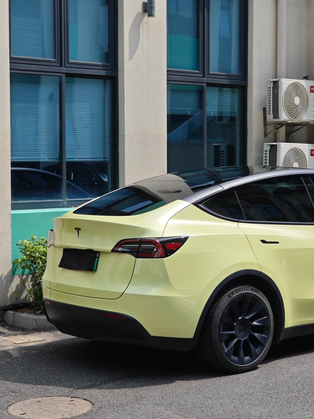 Gloss Chanel Yellow Car Vinyl Wrap review gfng 08