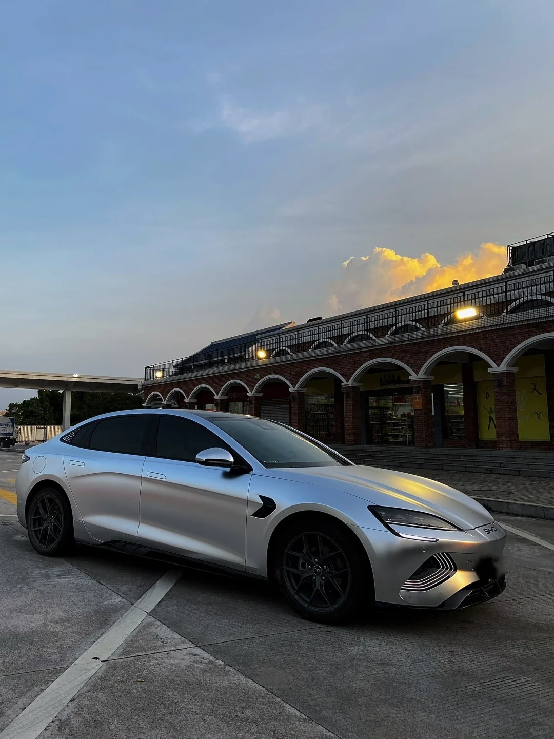 Matte Chrome Alexander Silver Car Vinyl Wrap review 1