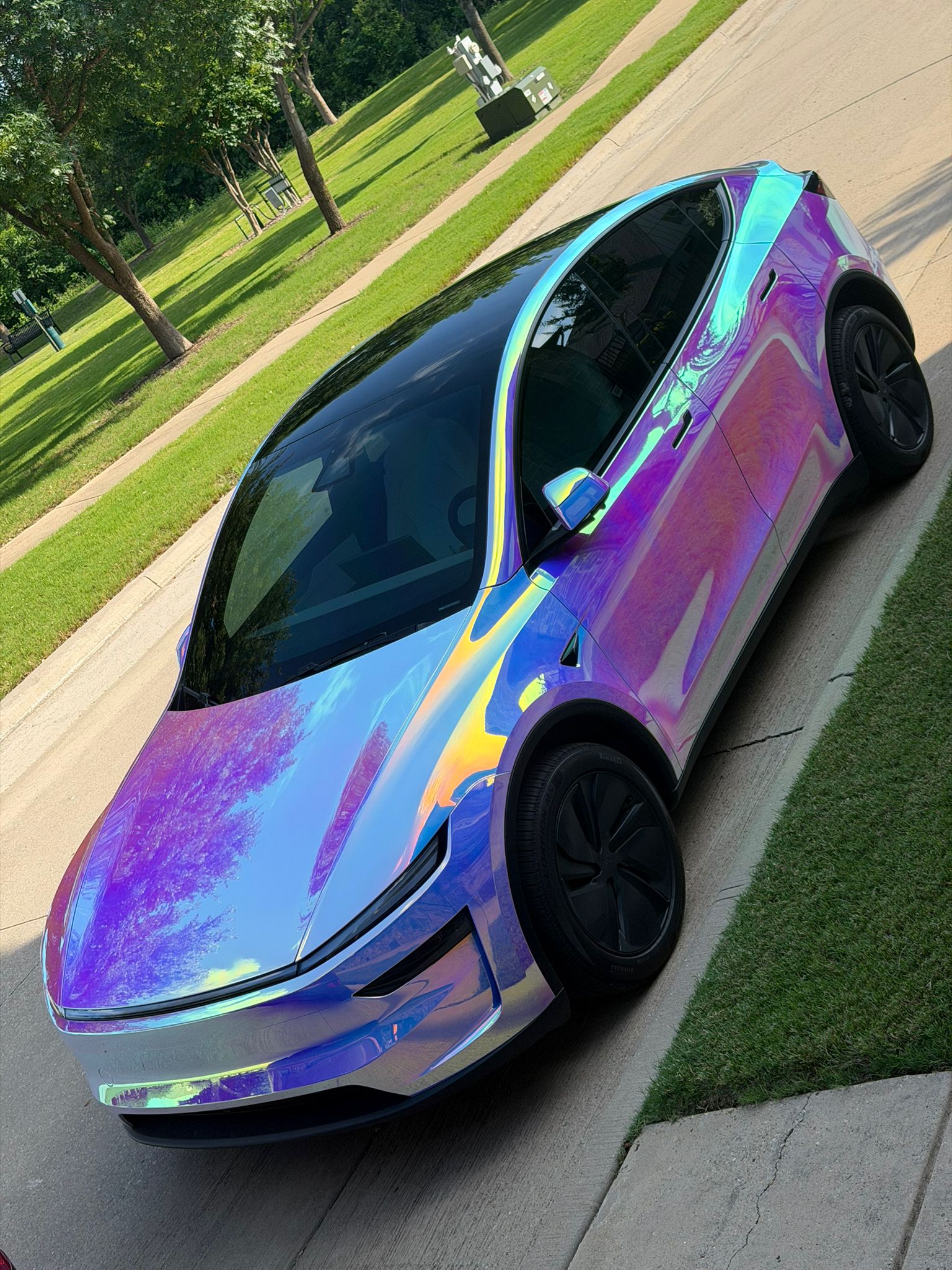 Holographic Chrome Rainbow White Car Vinyl Wrap (Non-Stretchable) review fdher 00