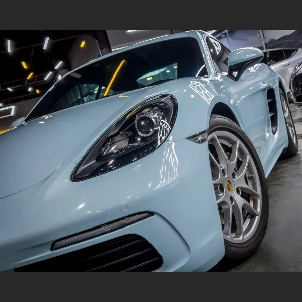PET Porsche Bentley Gloss Ice Blue Car Vinyl Wrap review fdht 00