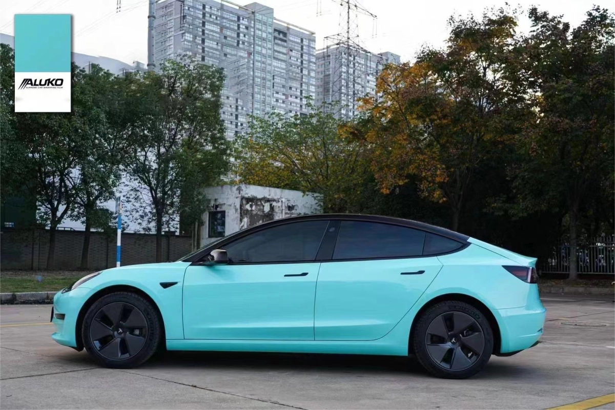 Tesla Model 3 Wrap- Super Gloss Tiffany Blue 