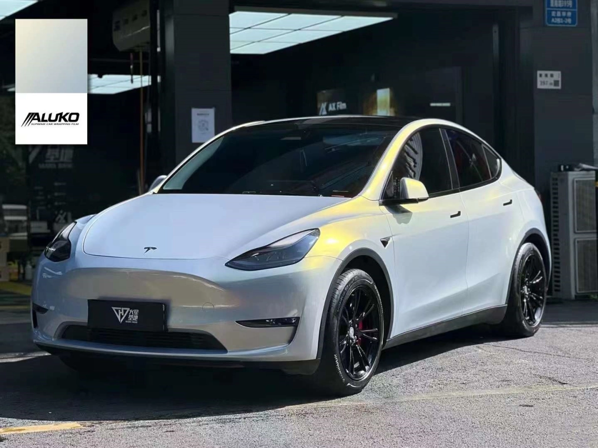 Tesla Model Y Wrap - Gloss White Gold